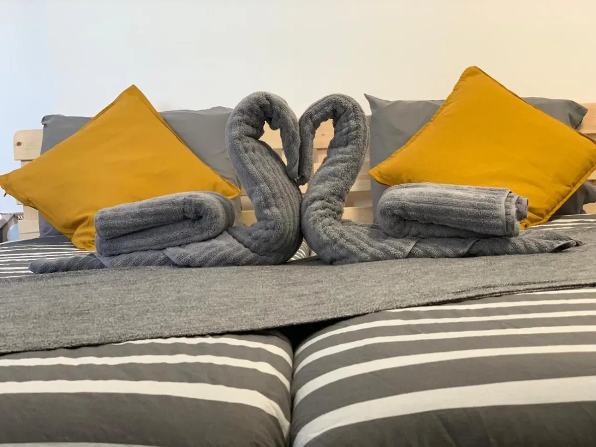 Daire Maya New Guest House -Panoramic Sea&Citycentre View, Hayfa İsrail
